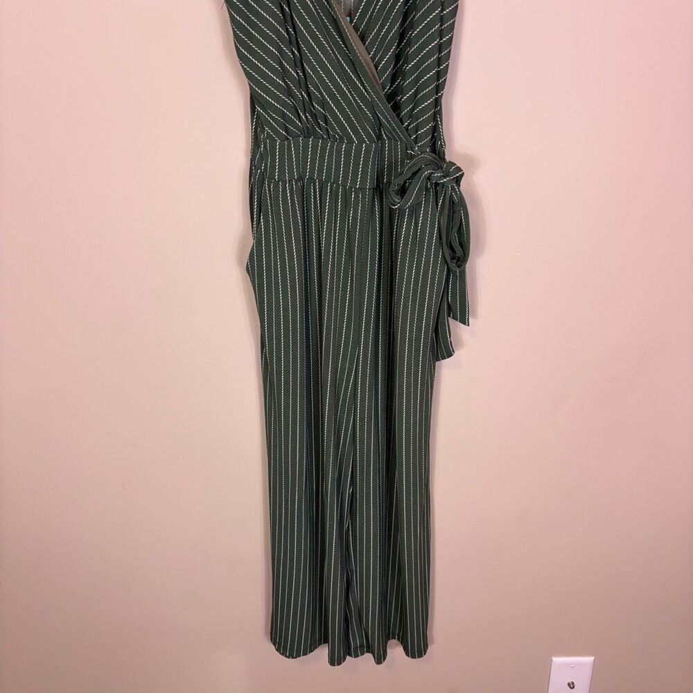 New Kaileigh Green with White Rica Knit Striped V Neck Cropped Jumpsuit Small - Picture 4 of 5